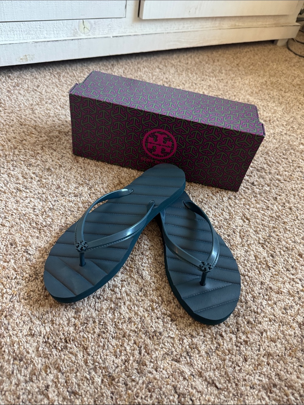 Tory Burch Kira flip flop sandals, teal blue, size 10, NWT